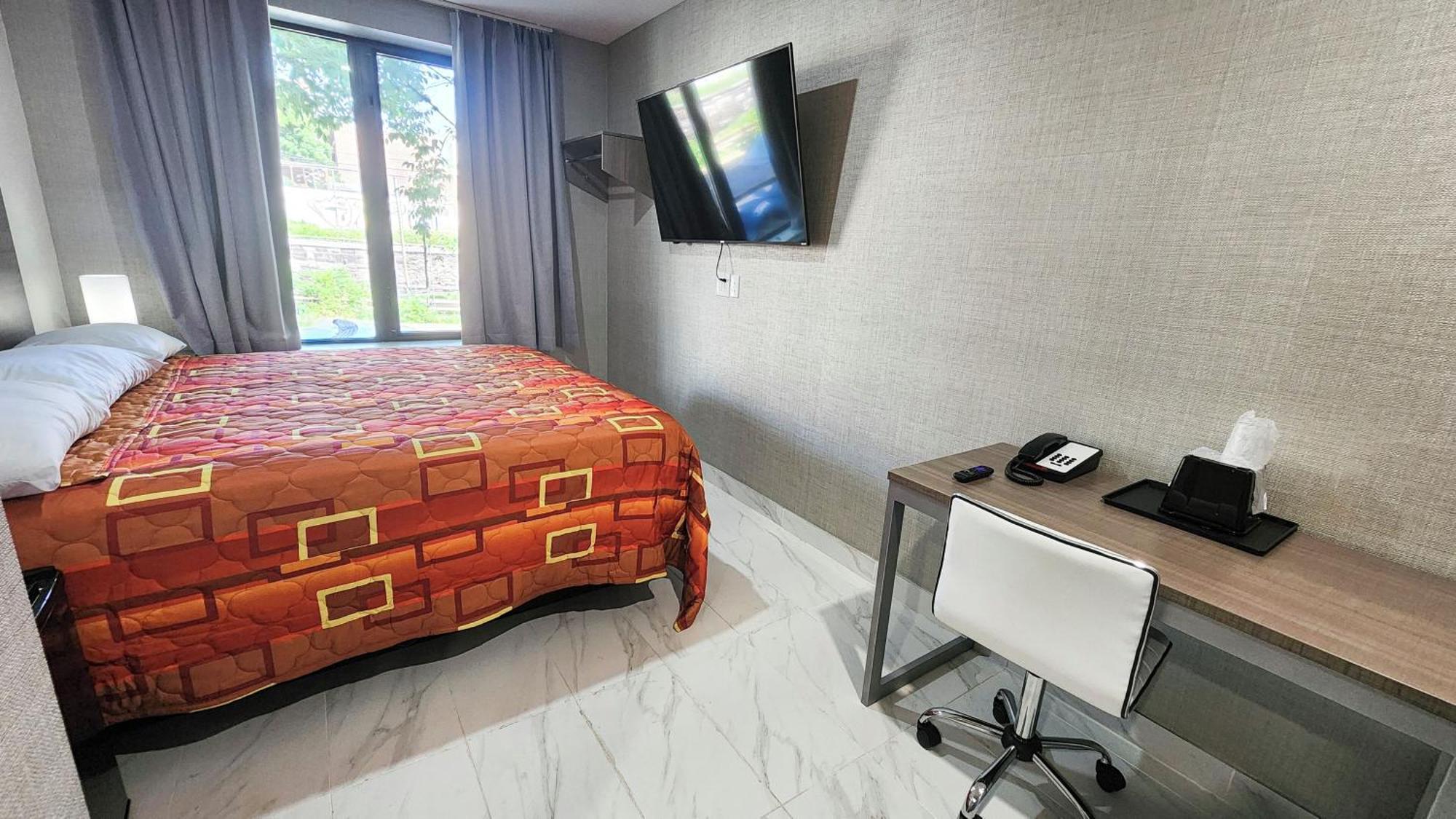 Superior Queen Room